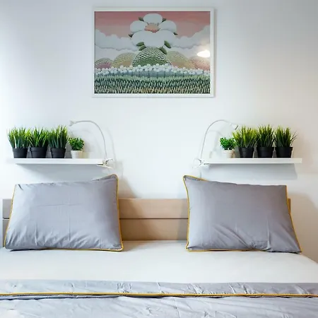 Modern Naive Downtown With Free Private Garage-Fast Wi-Fi Apartment Novi Sad Exterior foto