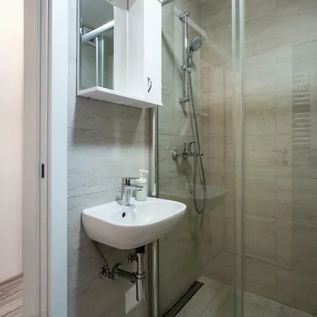 Modern Naive Downtown With Free Private Garage-Fast Wi-Fi Apartment Novi Sad Exterior foto