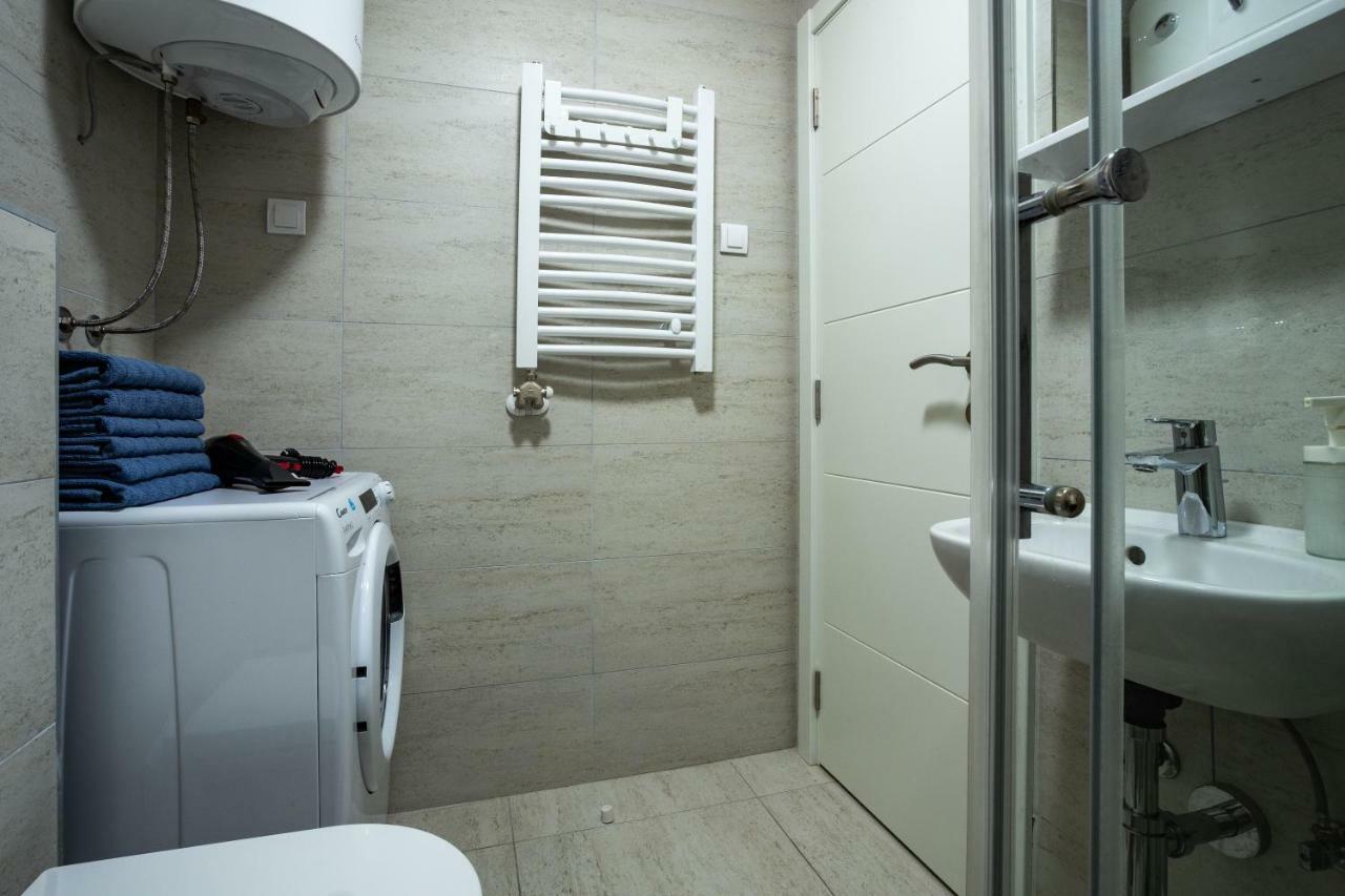 Апартаменты Modern Naive Downtown With Free Private Garage-fast Wi-fi *
