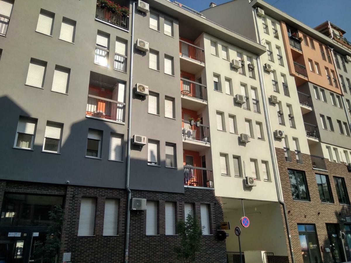 Modern Naive Downtown With Free Private Garage-fast Wi-fi Нови-Сад